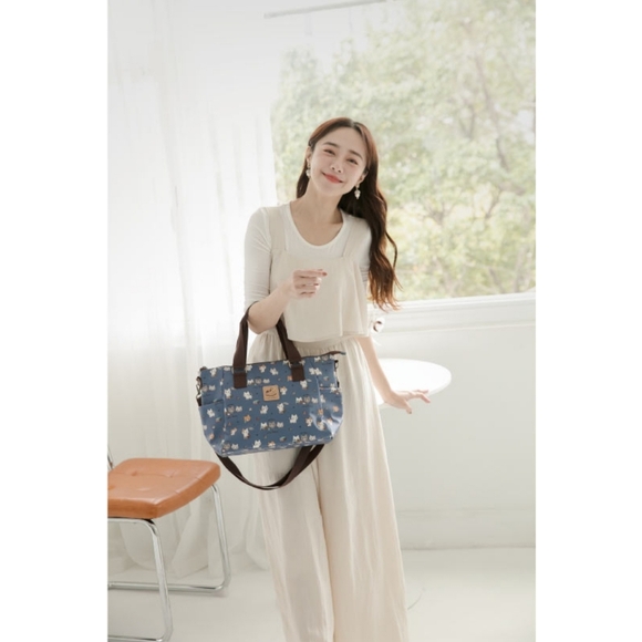 Waterproof Cat Shoulder Crossbody Convertible Handbag W/ ID Badge Clip - Picture 4 of 10